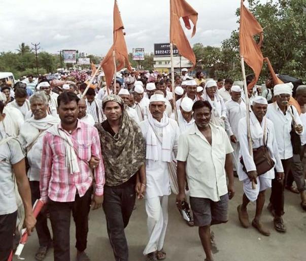 Two hundred-year tradition of Vari in Wardha district | वर्ध्यातील प्रतिपंढरीच्या वारीला पावणे दोनशे वर्षांची परंपरा Two hundred-year tradition of Vari in Wardha district | वर्ध्यातील प्रतिपंढरीच्या वारीला पावणे दोनशे वर्षांची परंपरा