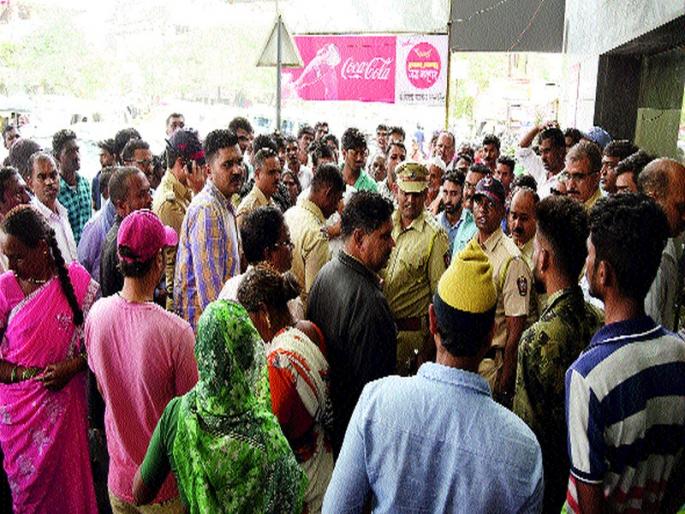 Relatives confused by patient intimidation | रुग्ण दगावल्याने नातेवाइकांचा गोंधळ Relatives confused by patient intimidation | रुग्ण दगावल्याने नातेवाइकांचा गोंधळ