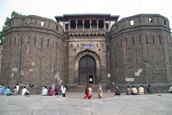 Rename the Shanivar Wada in Pune as 'Peshwa-Holkar Wada'; Demand for Dhangar community | पुण्यातील शनिवार वाड्याचं नाव बदलून 'पेशवे-होळकर वाडा' करा; धनगर समाजाची मागणी Rename the Shanivar Wada in Pune as 'Peshwa-Holkar Wada'; Demand for Dhangar community | पुण्यातील शनिवार वाड्याचं नाव बदलून 'पेशवे-होळकर वाडा' करा; धनगर समाजाची मागणी