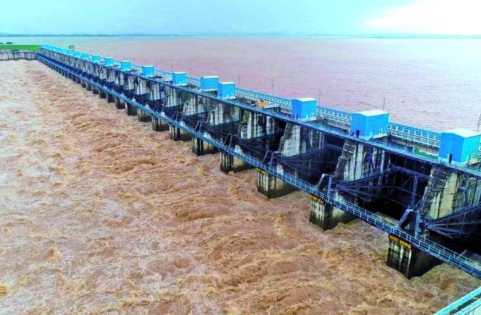 Gosekhurd project at full capacity for the first time; 245.50 m water level | भूमिपूजनानंतर तब्बल ३४ वर्षांनी भरला गोसेखुर्द प्रकल्प; २४५.५० मीटर जलपातळी 