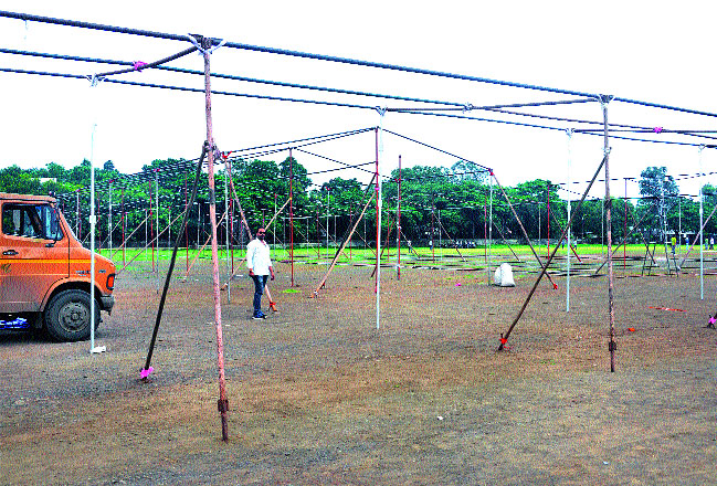  Dang to illegal construction of stalls | बेकायदा स्टॉल उभारणाºयांना दणका