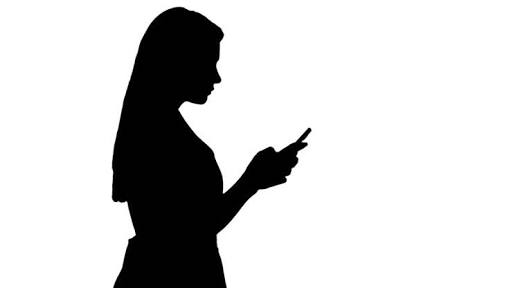 Engirneer suspension by mayor who Recording a corporator's call | नगरसेविकेचा कॉल रेकॉर्ड करणे अभियंत्याला पडले महागात; महापौरांनी दिले निलंबनाचे आदेश Engirneer suspension by mayor who Recording a corporator's call | नगरसेविकेचा कॉल रेकॉर्ड करणे अभियंत्याला पडले महागात; महापौरांनी दिले निलंबनाचे आदेश