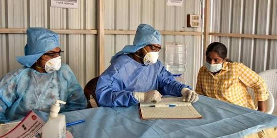 Corona virus : The report is positive, you do it yourself, the penetrating reality in a private lab in Pune | Corona virus : रिपोर्ट ' पॉझिटिव्ह ' आलाय, तुम्हीच करा तुमची सोय, पुण्यातील खासगी लॅबमधील भेदक वास्तव Corona virus : The report is positive, you do it yourself, the penetrating reality in a private lab in Pune | Corona virus : रिपोर्ट ' पॉझिटिव्ह ' आलाय, तुम्हीच करा तुमची सोय, पुण्यातील खासगी लॅबमधील भेदक वास्तव