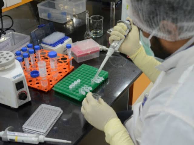 Corona Virus Vaccine: Gennova will have the country's first 'MRNA' based vaccine | Corona Virus Vaccine : देशातील पहिली ‘एमआरएनए’ आधारीत लस 'जिनोव्हा'ची असणार Corona Virus Vaccine: Gennova will have the country's first 'MRNA' based vaccine | Corona Virus Vaccine : देशातील पहिली ‘एमआरएनए’ आधारीत लस 'जिनोव्हा'ची असणार