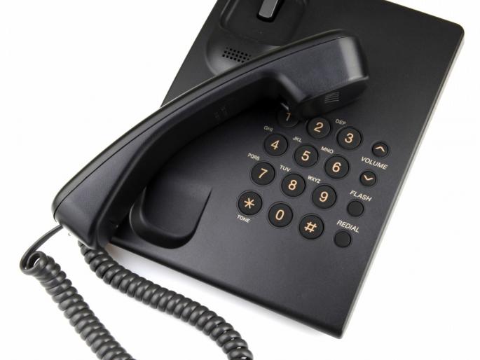 12 thousand phone calls to the police control room everyday | नागपूर पोलीस नियंत्रण कक्षात रोज १२ हजार फोन कॉल्स 12 thousand phone calls to the police control room everyday | नागपूर पोलीस नियंत्रण कक्षात रोज १२ हजार फोन कॉल्स