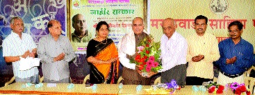 The sound of the music in the literature | साहित्यात वंचितांचा आवाज हवा The sound of the music in the literature | साहित्यात वंचितांचा आवाज हवा