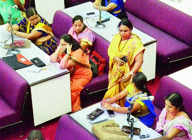 Hours in the general meeting of the Aurangabad Municipal Council | औरंगाबाद मनपा सर्वसाधारण सभेत तासन्तास पोकळ चर्चा Hours in the general meeting of the Aurangabad Municipal Council | औरंगाबाद मनपा सर्वसाधारण सभेत तासन्तास पोकळ चर्चा