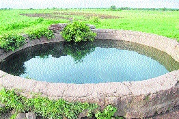 For the farmers of Aurangabad, the 'lottery' of the wells | औरंगाबादच्या मागास शेतक-यांना विहिरींची ‘लॉटरी’ For the farmers of Aurangabad, the 'lottery' of the wells | औरंगाबादच्या मागास शेतक-यांना विहिरींची ‘लॉटरी’