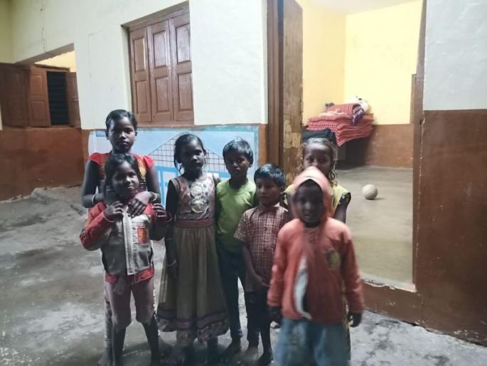 On paper 70, but only 7 students in class; Reality of Chandrapur district | पटावर ७०, प्रत्यक्षात केवळ ७ विद्यार्थी; चंद्रपूर जिल्ह्यातील वास्तव On paper 70, but only 7 students in class; Reality of Chandrapur district | पटावर ७०, प्रत्यक्षात केवळ ७ विद्यार्थी; चंद्रपूर जिल्ह्यातील वास्तव