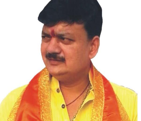 Lok Sabha Election 2019; e Balu Dhanorkar break the queue and poll | Lok Sabha Election 2019; चंद्रपुरातील उमेदवार बाळू धानोरकर यांचे रांग तोडून मतदान Lok Sabha Election 2019; e Balu Dhanorkar break the queue and poll | Lok Sabha Election 2019; चंद्रपुरातील उमेदवार बाळू धानोरकर यांचे रांग तोडून मतदान