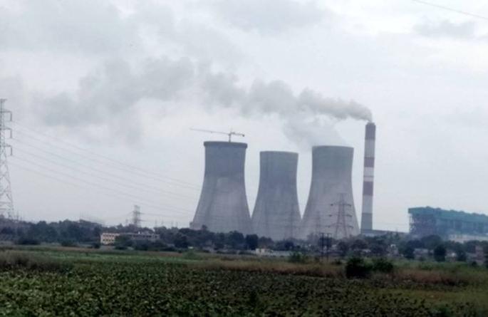 Workers injured after falling chimney stone at Koradi thermal power plant | कोराडी औष्णिक वीज केंद्रातील कोसळत्या चिमणीचा दगड पडून कामगार जखमी Workers injured after falling chimney stone at Koradi thermal power plant | कोराडी औष्णिक वीज केंद्रातील कोसळत्या चिमणीचा दगड पडून कामगार जखमी
