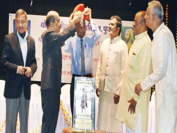 Just believe in the army, the army will show you the work: Leftnent General Rajendra Nimbalkar | फक्त सैन्यावर विश्वास ठेवा, सैन्य तुम्हाला काम दाखवेल : लेफ्टनंट जनरल राजेंद्र निंभोरकर Just believe in the army, the army will show you the work: Leftnent General Rajendra Nimbalkar | फक्त सैन्यावर विश्वास ठेवा, सैन्य तुम्हाला काम दाखवेल : लेफ्टनंट जनरल राजेंद्र निंभोरकर