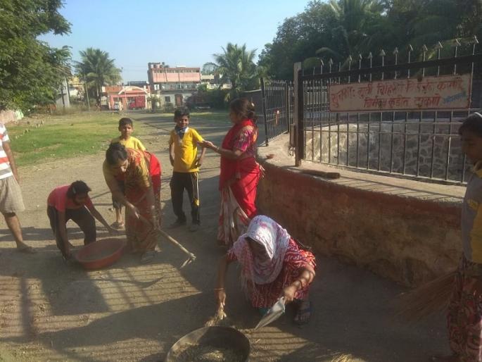 colouring with cleanliness of the immersion well | विसर्जन विहिरीची स्वच्छतेसह रंगरंगोटी colouring with cleanliness of the immersion well | विसर्जन विहिरीची स्वच्छतेसह रंगरंगोटी