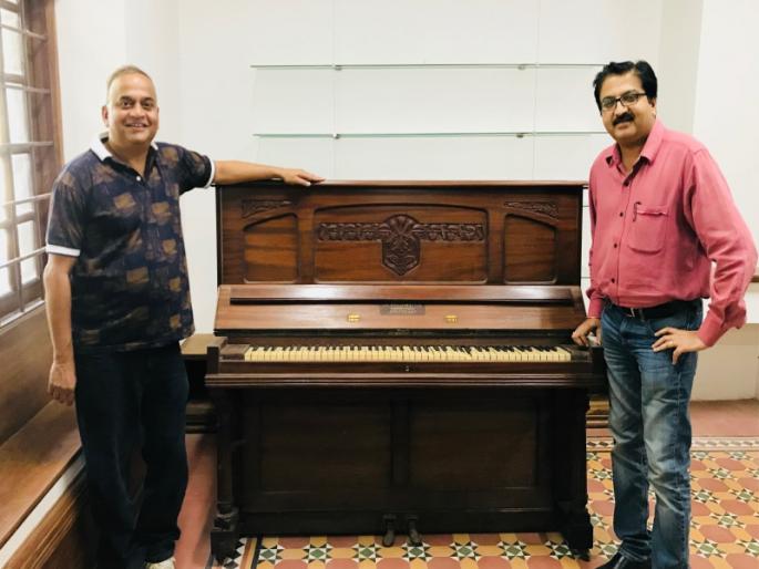 Famous music composer Shankar's piano in national film museum for treasury | प्रसिद्ध संगीतकार शंकर यांच्या पियानोची राष्ट्रीय चित्रपट संग्रहालयाच्या खजिन्यात भर