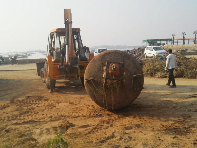 House, horticultural damage due to crushers in Sonoori village | सोनुर्ली गावात क्रशरमुळे घर, बागायतींचे नुकसान