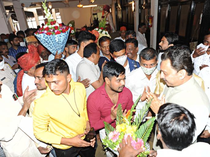 Happy Golden Jubilee to MP Sambhaji Raje | खासदार संभाजीराजेंवर सुवर्ण महोत्सवी शुभेच्छांचा वर्षाव Happy Golden Jubilee to MP Sambhaji Raje | खासदार संभाजीराजेंवर सुवर्ण महोत्सवी शुभेच्छांचा वर्षाव