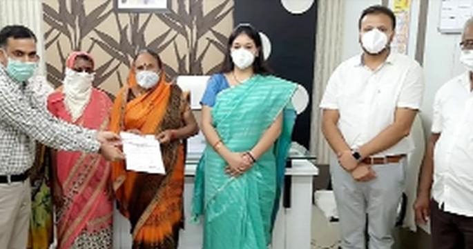Boris receives Smart Gram Panchayat Award | बोरीसला स्मार्ट ग्रामपंचायत पुरस्कार Boris receives Smart Gram Panchayat Award | बोरीसला स्मार्ट ग्रामपंचायत पुरस्कार