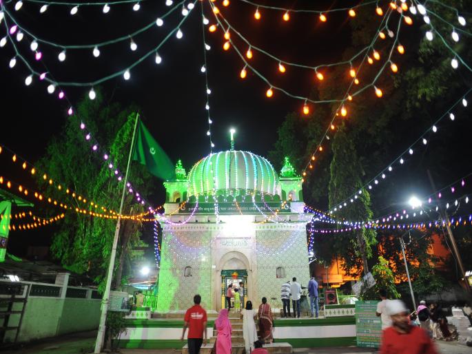 Kolhapur: Babujamal Urusa started with the enthusiasm of Sandal: today's procession procession | कोल्हापूर : बाबूजमाल उरुसाला संदलने उत्साहात सुरुवात: आज गलेफ मिरवणूक Kolhapur: Babujamal Urusa started with the enthusiasm of Sandal: today's procession procession | कोल्हापूर : बाबूजमाल उरुसाला संदलने उत्साहात सुरुवात: आज गलेफ मिरवणूक