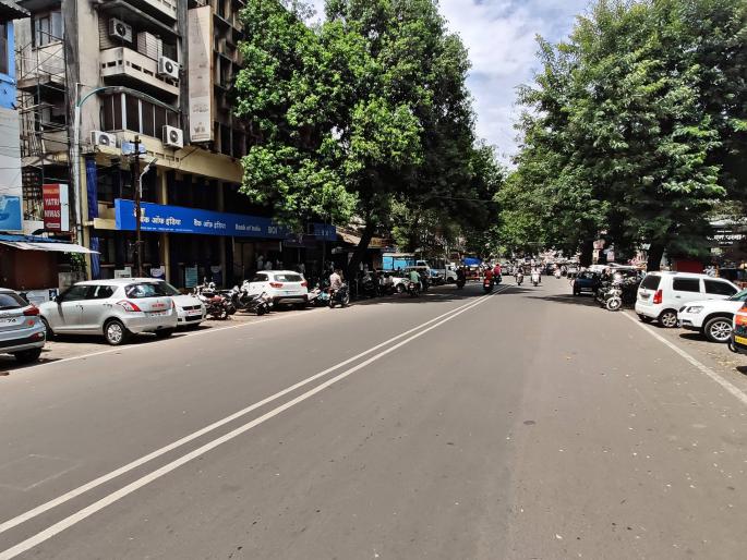 Vegetable sellers in Laxmipuri removed, warning of action if they sit again | CoronaVirus Lockdown : लक्ष्मीपुरीतील भाजी विक्रेत्यांना हटविले, पुन्हा बसल्यास कारवाईचा इशारा