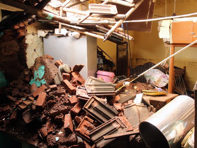 Industry, business hit nearly 3 crore | उद्योग, व्यवसायाला सुमारे ११०० कोटींचा फटका Industry, business hit nearly 3 crore | उद्योग, व्यवसायाला सुमारे ११०० कोटींचा फटका