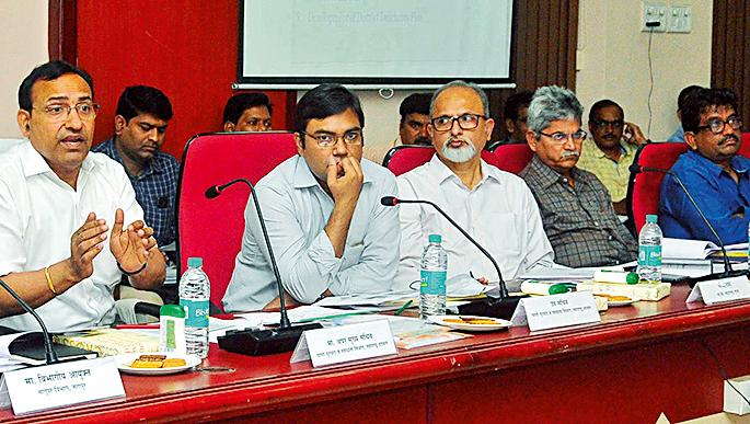 Nagpur Department will free up the counting by March 31 | नागपूर विभाग ३१ मार्चपर्यंत हागणदारीमुक्त करा Nagpur Department will free up the counting by March 31 | नागपूर विभाग ३१ मार्चपर्यंत हागणदारीमुक्त करा