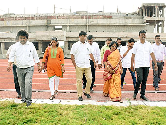 Chief Minister of the Synthetic Track on September 16 | सिंथेटिक ट्रॅकचे मुख्यमंत्र्यांच्या हस्ते १६ सप्टेंबरला लोकार्पण Chief Minister of the Synthetic Track on September 16 | सिंथेटिक ट्रॅकचे मुख्यमंत्र्यांच्या हस्ते १६ सप्टेंबरला लोकार्पण