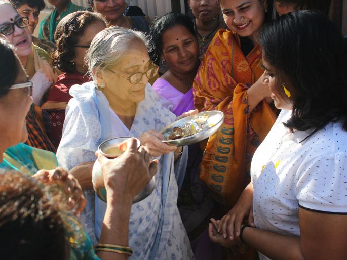 KOLHAPURI JOSHAT SUBHANKANAYA 'RAHI' SOCIETY RESET | कोल्हापुरी जोशात सुवर्णकन्या ‘राही’चे जल्लोषी स्वागत KOLHAPURI JOSHAT SUBHANKANAYA 'RAHI' SOCIETY RESET | कोल्हापुरी जोशात सुवर्णकन्या ‘राही’चे जल्लोषी स्वागत