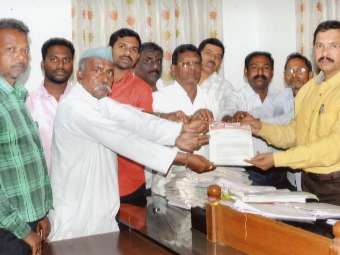 Kolhapur: Rehabilitate the drifted streets of Patgaon dam | कोल्हापूर : पाटगाव धरणग्रस्तांचे रखडलेले पुनर्वसन मार्गी लावा Kolhapur: Rehabilitate the drifted streets of Patgaon dam | कोल्हापूर : पाटगाव धरणग्रस्तांचे रखडलेले पुनर्वसन मार्गी लावा