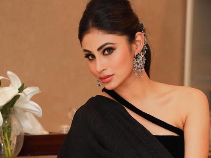 mouni roy troll compare with rakhi sawant | हा फोटो पाहून नेटक-यांनी राखी सावंतशी केली मौनी रॉयची तुलना!