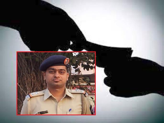 two with RTO Inspector caught by ACB accepting bribe of rs 500 | ५०० रुपयांची लाच भाेवली; ‘आरटीओ इन्स्पेक्टर’सह दाेघे ‘एसीबी’च्या जाळ्यात two with RTO Inspector caught by ACB accepting bribe of rs 500 | ५०० रुपयांची लाच भाेवली; ‘आरटीओ इन्स्पेक्टर’सह दाेघे ‘एसीबी’च्या जाळ्यात