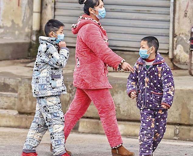 Closed and canceled - other side of corona to live 'quarantine' in China | क्लोज्ड अँण्ड कॅन्सल्ड- चीनमधल्या ‘क्वॉरण्टाइन’ जगण्याची दुखरी कळ Closed and canceled - other side of corona to live 'quarantine' in China | क्लोज्ड अँण्ड कॅन्सल्ड- चीनमधल्या ‘क्वॉरण्टाइन’ जगण्याची दुखरी कळ