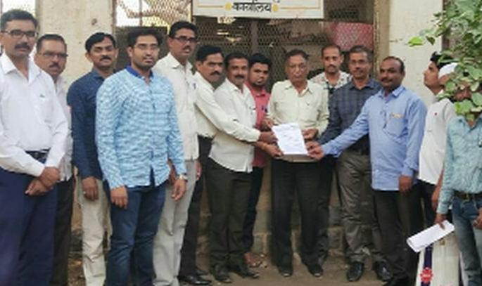 Employees' immediate pay should be paid immediately | कर्मचाऱ्यांचे थकीत वेतन तत्काळ द्या