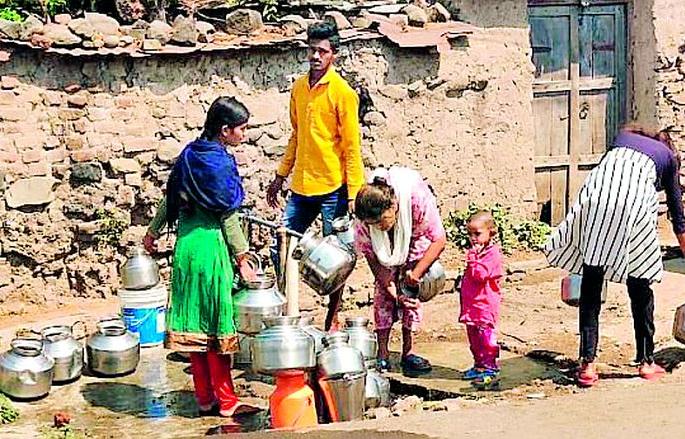 'Panibani' ignored in Chandur Railway | चांदूर रेल्वेत ‘पाणीबाणी’ दुर्लक्षित 'Panibani' ignored in Chandur Railway | चांदूर रेल्वेत ‘पाणीबाणी’ दुर्लक्षित