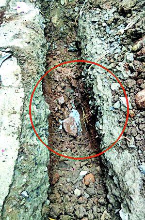 Patchwork, what is the old pipeline removal? | खड्डे बुजविले, जुनी पाइप लाइन काढण्याचे काय?