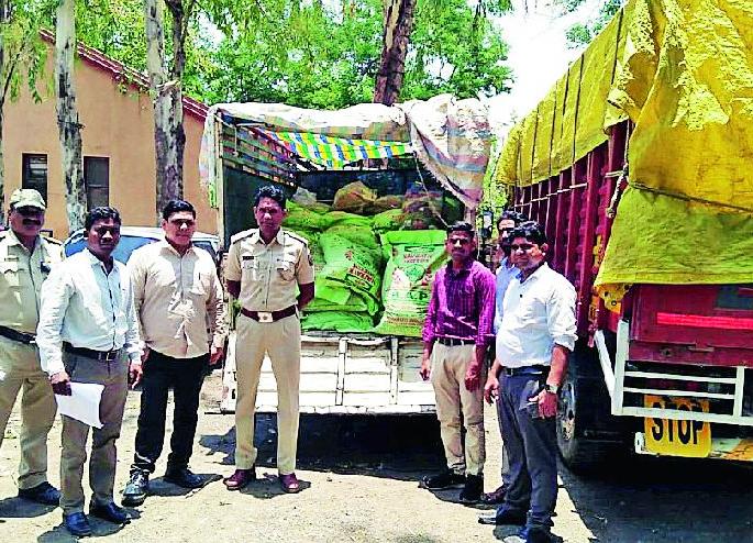 Sales of counterfeit fertilizers in Vadod | वरुडमध्ये बनावट खतांची विक्री