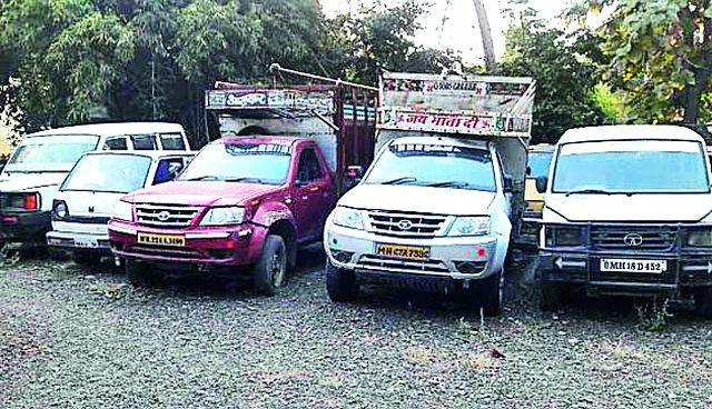 'MafiaRaj' of Sagwan smugglers | सागवान तस्करांचे ‘माफियाराज’ 'MafiaRaj' of Sagwan smugglers | सागवान तस्करांचे ‘माफियाराज’