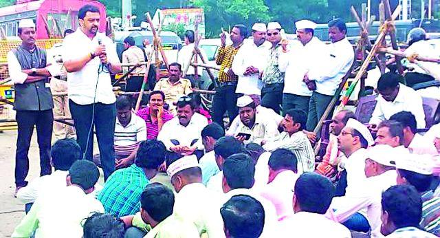 There is no retreat without 100% declaration of subsidy | १०० टक्के अनुदानाच्या घोषणेशिवाय माघार नाही There is no retreat without 100% declaration of subsidy | १०० टक्के अनुदानाच्या घोषणेशिवाय माघार नाही