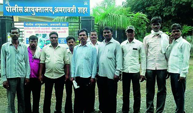 Thousands of deceased people cheated | शेकडोंना फसवून ठगबाज पसार