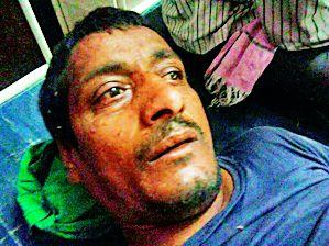 A police brigade fired at the seller | इंधन वेचणाऱ्याला लागली पोलिसांची गोळी