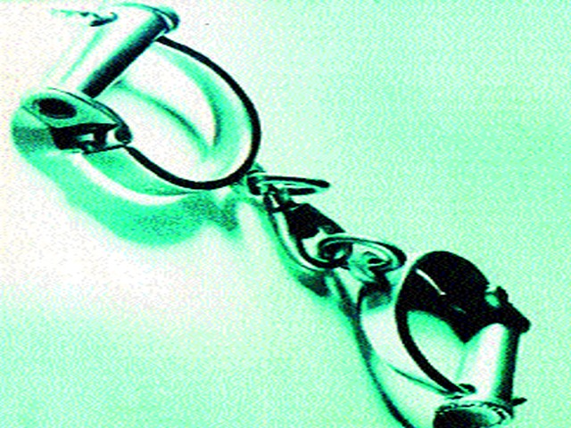 Minor girl arrested for abusing minor girl | अल्पवयीन मुलीवर अत्याचार करणाऱ्याला अटक Minor girl arrested for abusing minor girl | अल्पवयीन मुलीवर अत्याचार करणाऱ्याला अटक