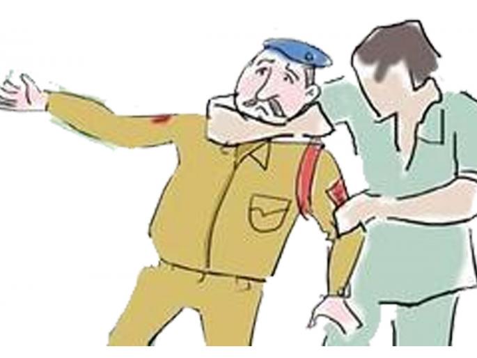 'Aarar' in SP's office, 'Tharar' | बीडमध्ये ‘एरार’चा एसपी आॅफिसमध्ये ‘थरार’ 'Aarar' in SP's office, 'Tharar' | बीडमध्ये ‘एरार’चा एसपी आॅफिसमध्ये ‘थरार’