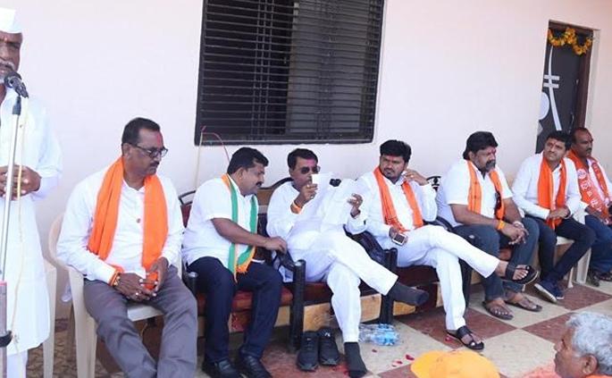 Since Shiv Sena candidate Zayedatna Anna, opposition has no place | शिवसेनेचे उमेदवार जयदत्तअण्णा असल्यामुळे विरोधकांना थारा नाही Since Shiv Sena candidate Zayedatna Anna, opposition has no place | शिवसेनेचे उमेदवार जयदत्तअण्णा असल्यामुळे विरोधकांना थारा नाही