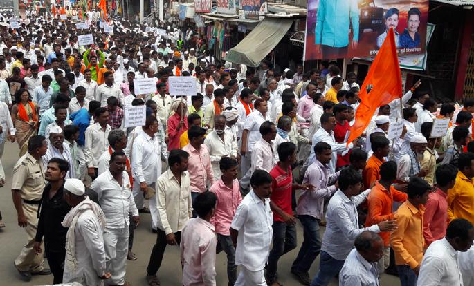 Shivayena's Mahamarchar at Gevrai Tehsil | गेवराई तहसीलवर शिवसेनेचा महामोर्चा