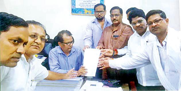 Fill extra payment to the government | अतिरिक्त भुर्दंड शासनाने भरावा