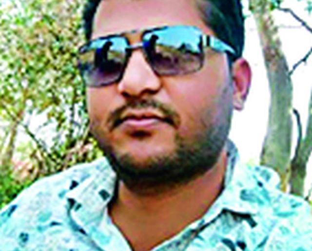 Accidental Death of a Yacht Control by Two Wheels | दुचाकीवरून नियंत्रण सुटले तरूणाचा अपघाती मृत्यू