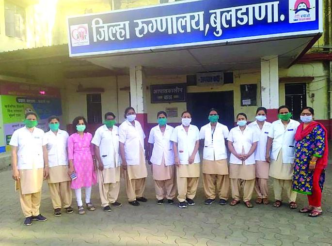 Nurse Day Special: 'Fairy' in the nurse who saves from the door of death! | Nurse Day Special : मृत्यूच्या दारातून वाचविणारी परिचारिकामधील ‘परी’! Nurse Day Special: 'Fairy' in the nurse who saves from the door of death! | Nurse Day Special : मृत्यूच्या दारातून वाचविणारी परिचारिकामधील ‘परी’!