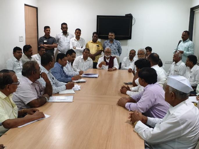 Damage to windy rain; Allocation of financial assistance | वादळी पावसाने नुकसान; आर्थिक मदतीचे वाटप Damage to windy rain; Allocation of financial assistance | वादळी पावसाने नुकसान; आर्थिक मदतीचे वाटप