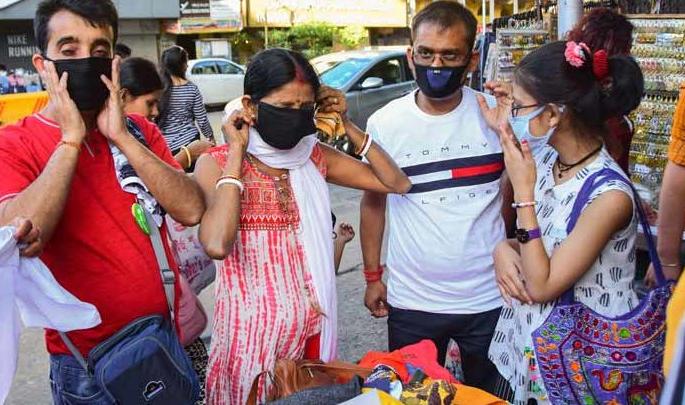 No mask, no entry in Yeola | येवल्यात नो मास्क, नो एन्ट्री No mask, no entry in Yeola | येवल्यात नो मास्क, नो एन्ट्री