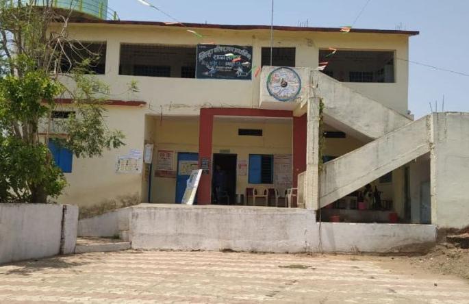 Lok Sabha Election 2019; The boycott of Chikhalgaon-Ladaj people voting in Chandrapur district | Lok Sabha Election 2019; चंद्रपूर जिल्ह्यातील चिखलगाव-लाडजवासीयांचा मतदानावर बहिष्कार