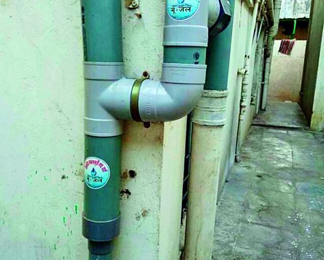 Roof rainwater planning can be possible | छतावरील पावसाच्या पाण्याचे नियोजन शक्य